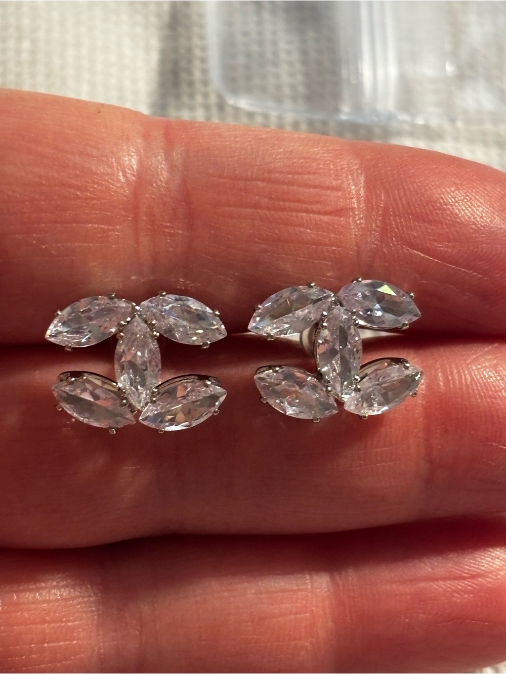Fashion Jewelry Clear Crystal Marquise Cluster Stud Earrings - Picture 3 of 6